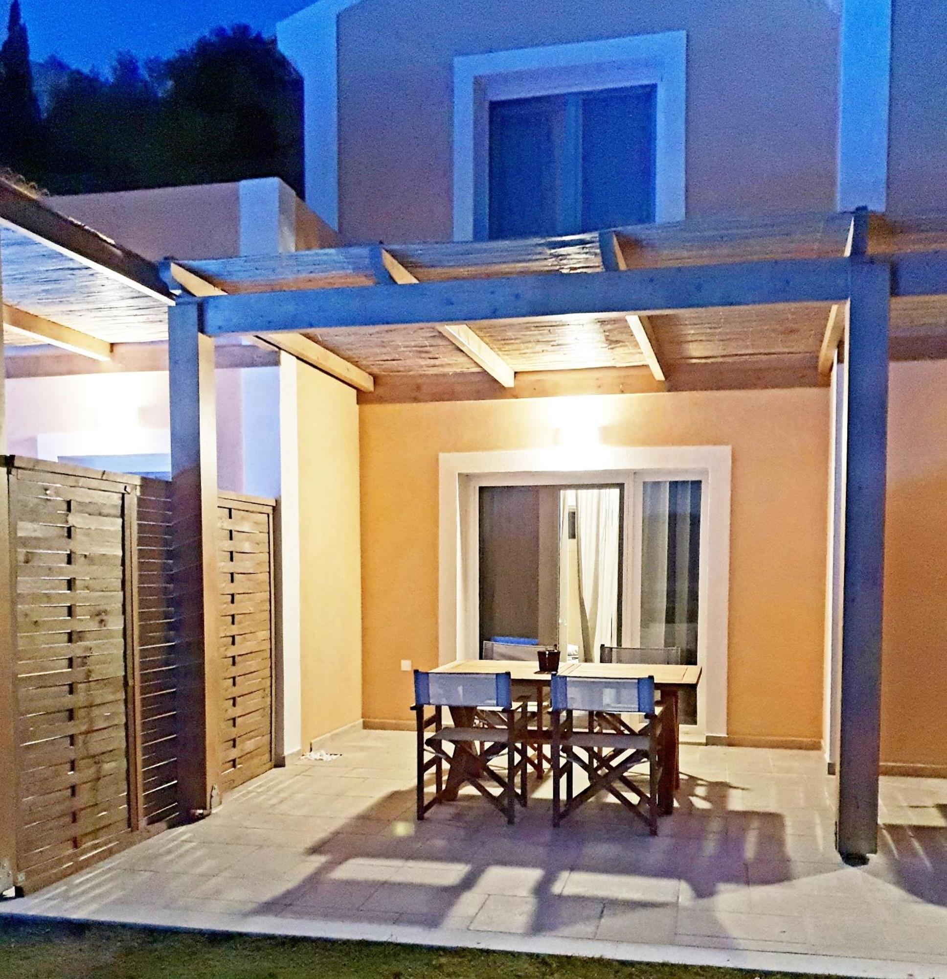 Reiki Apartments Ereikoussa Exterior photo